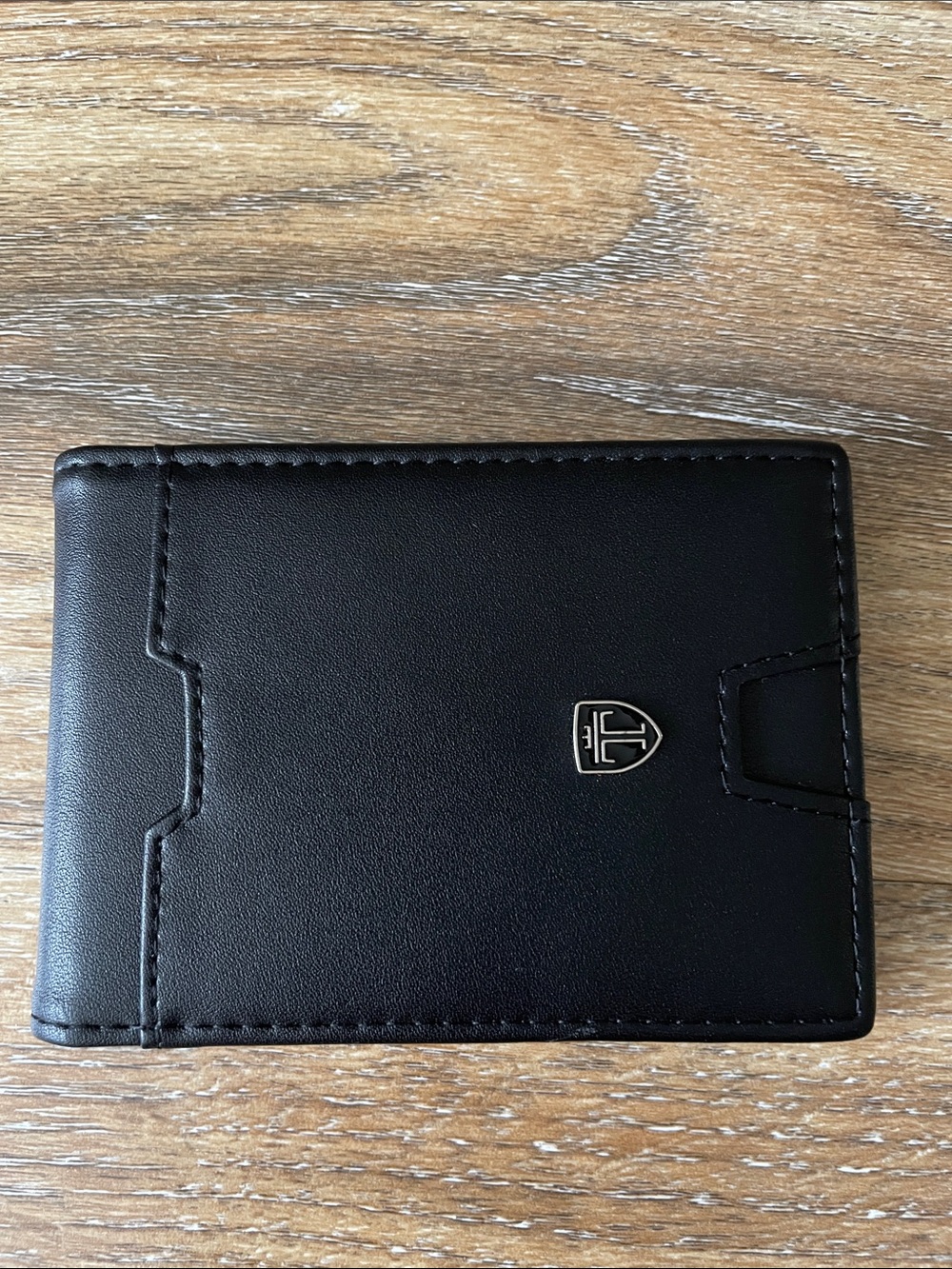 Travando Austin slim bifold wallet